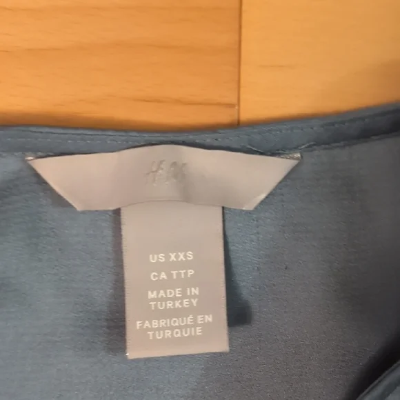 H&M Blouse - Picture 2 of 7